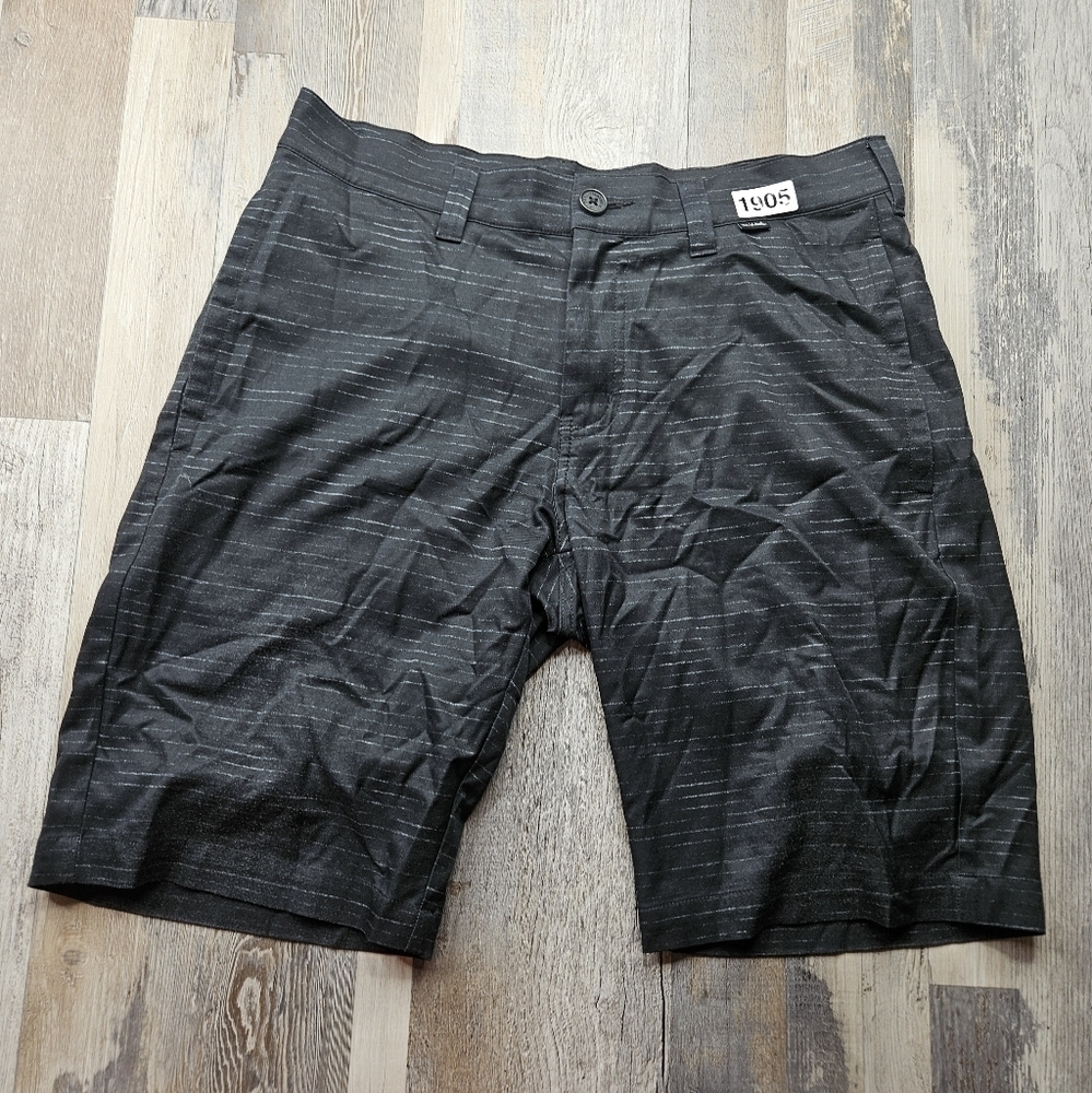 Travis Mathew Men's 30 Golf Shorts Black Heathered 10" inseam